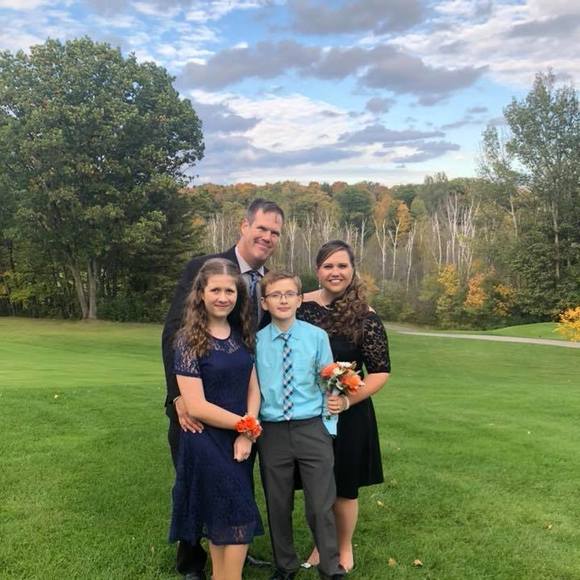 Meet your Posher, Stephanie - Picture 1 of 1